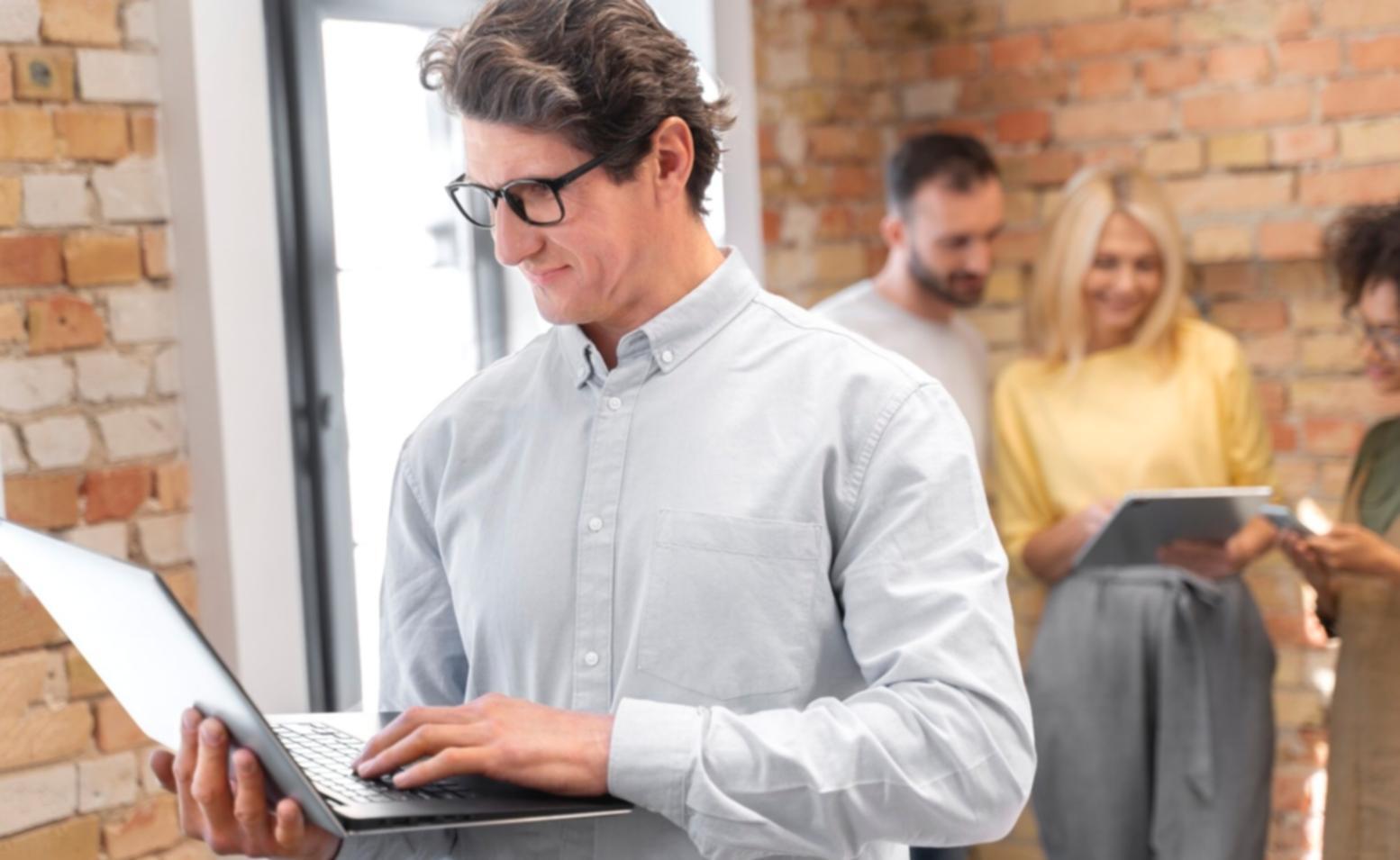Tableau de bord personnalisé montrant les indicateurs clés